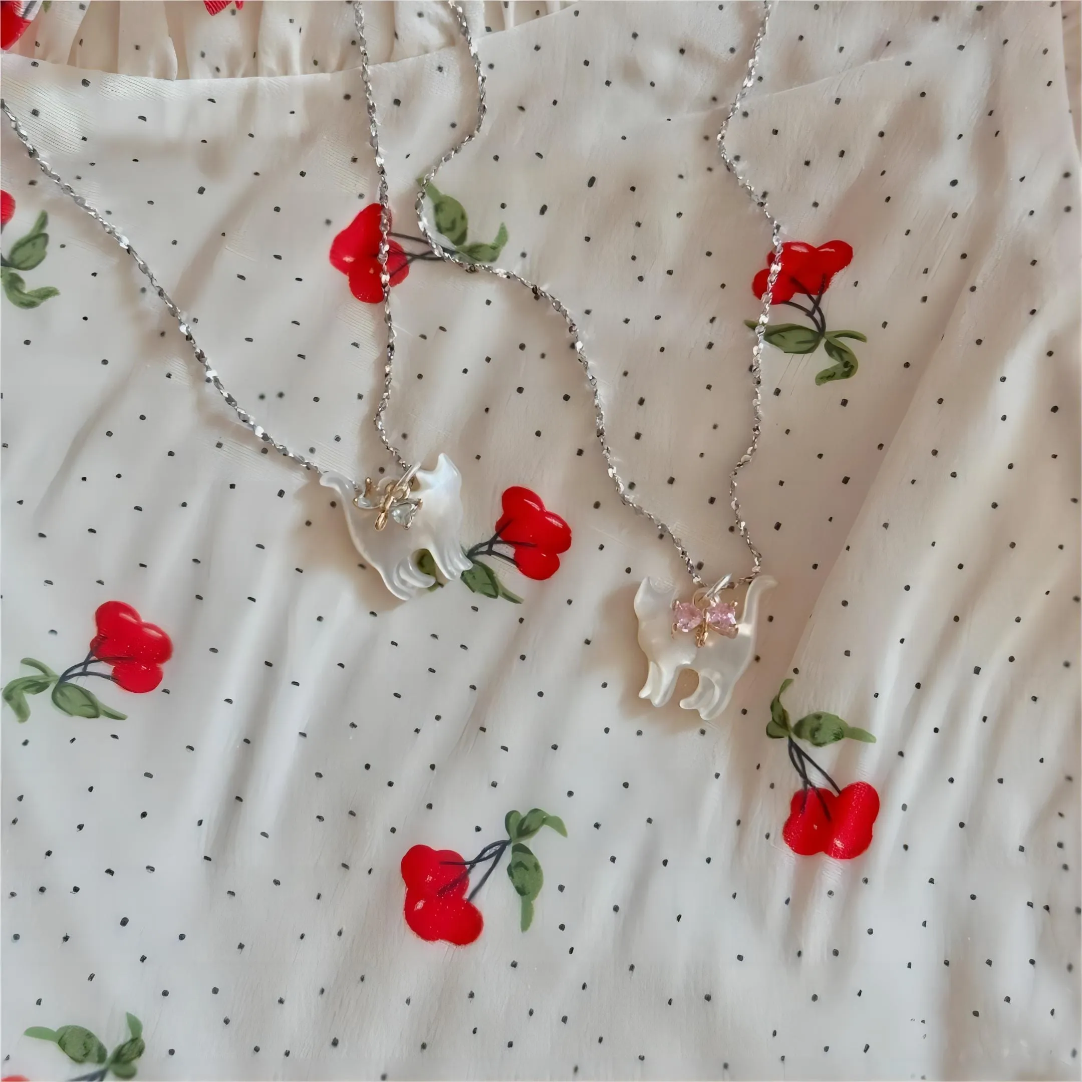 Crystal Bowknot Cat Pendant Necklace