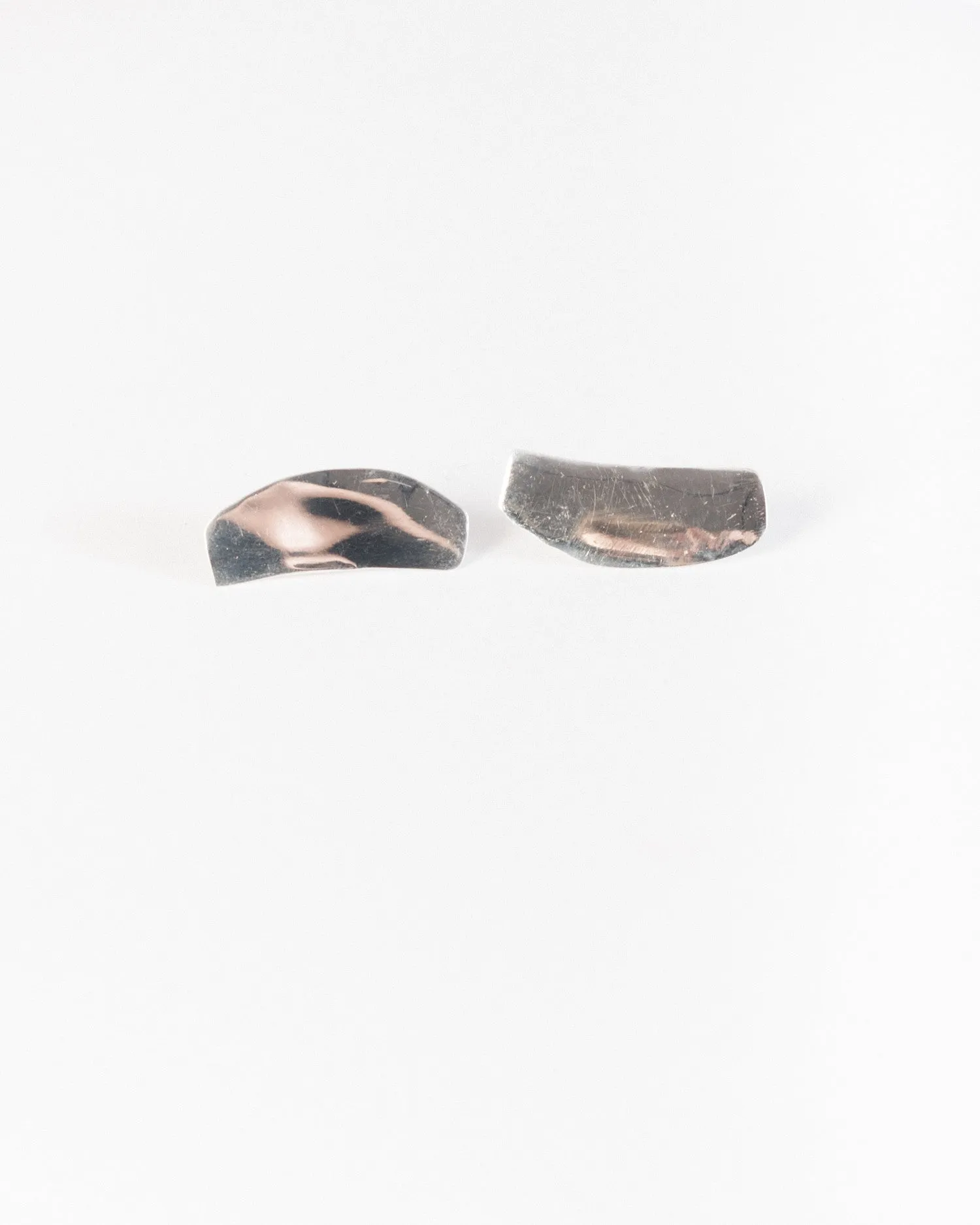 Irregular flat earrings in Silver