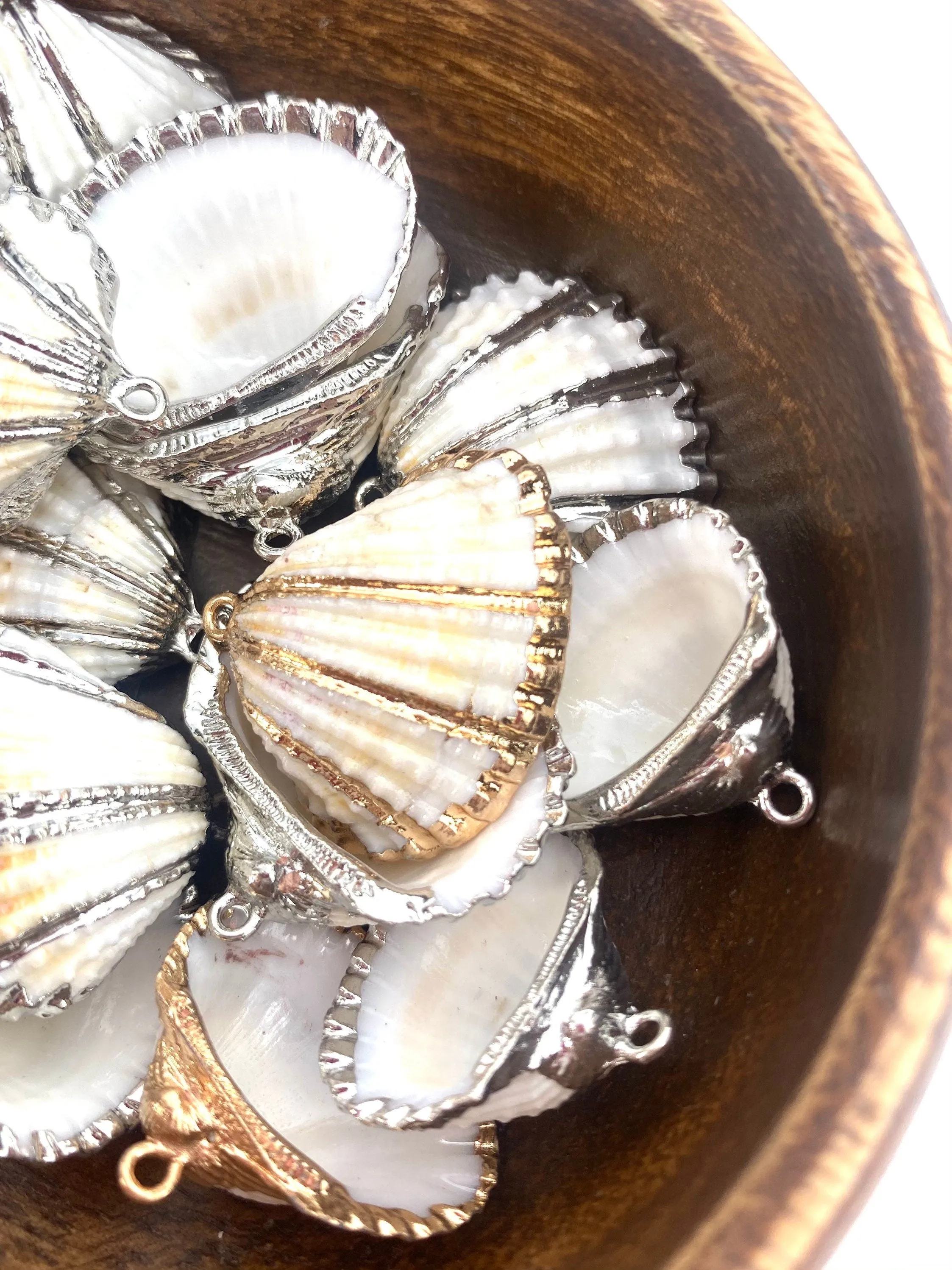 Mother Of Pearl Shells with Alloy, Sku#M657