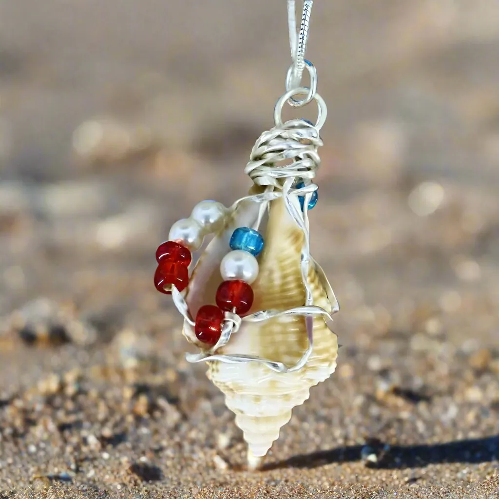 Patriotic Natural Fighting Conch Pendant – Red, White & Blue, Handcrafted with Leather Rope