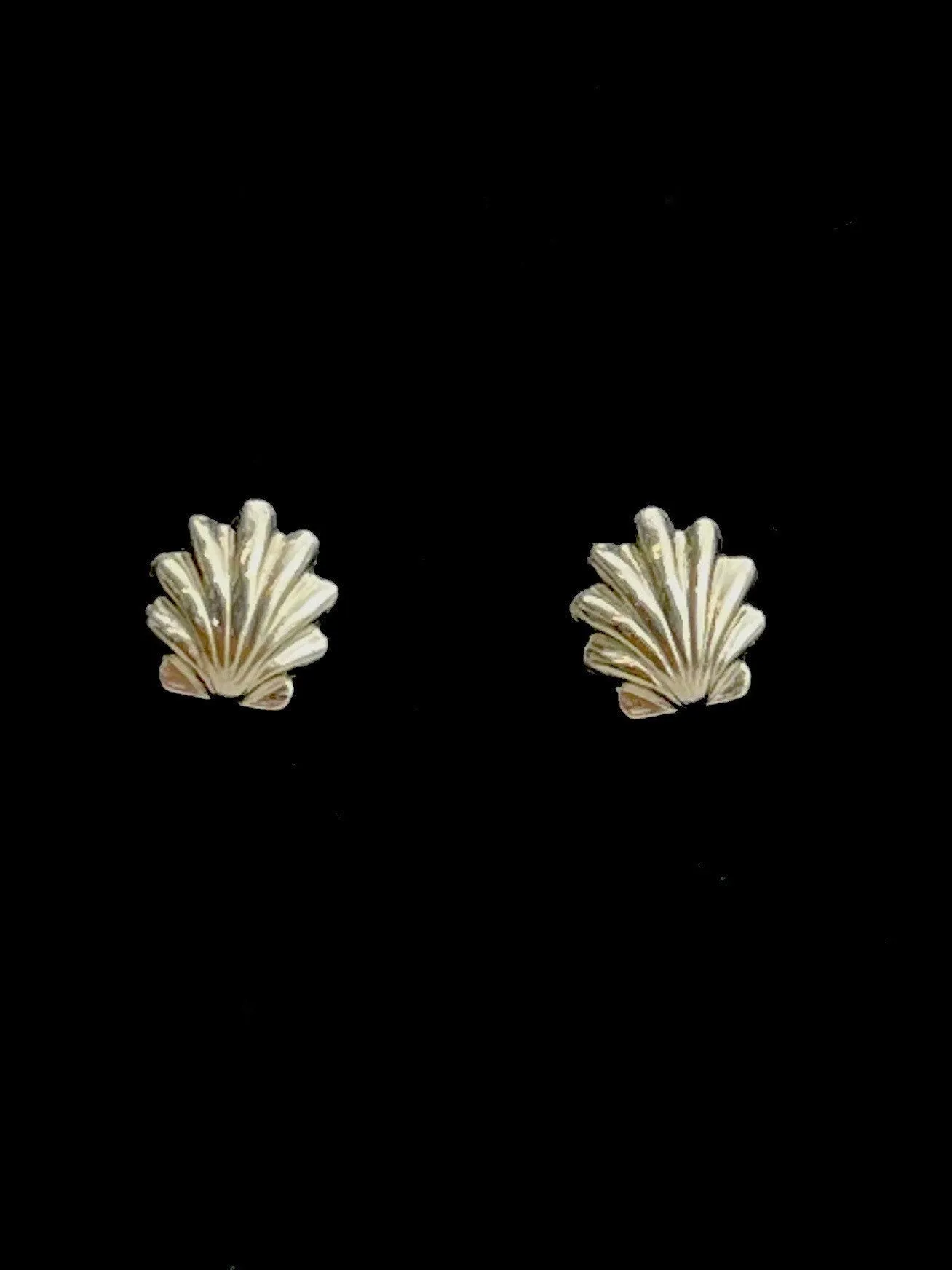 Sterling Silver Seashell Studs, Sku#785-5