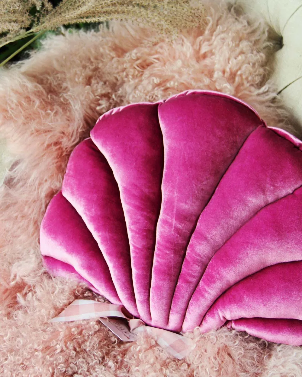 Velvet Shell Pillow in Dusty Rose