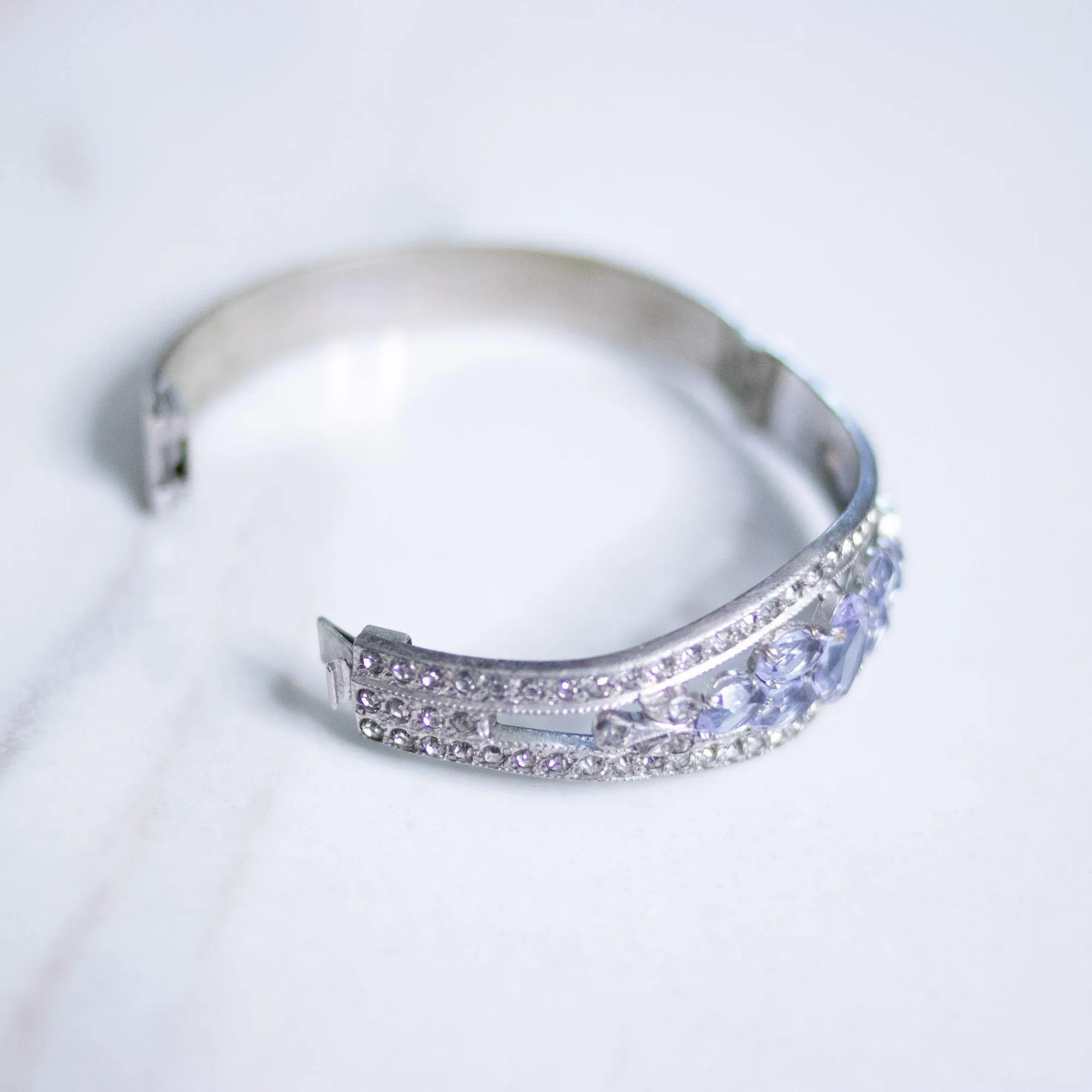 Vintage Art Deco Tanzanite Crystal and Rhinestone Hinged Bangle Bracelet