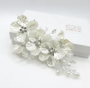 White Large Abalone Flower Petals Hairclip, Wedding Pearl Big Floral Hair Clip, Bridal Alligator Hairclip